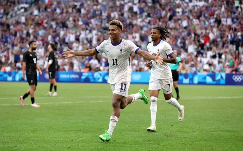 ⚽️ 巴黎奥运会男足小组赛全部结束，以下队伍晋级八强：

A组：🇫🇷法国、?