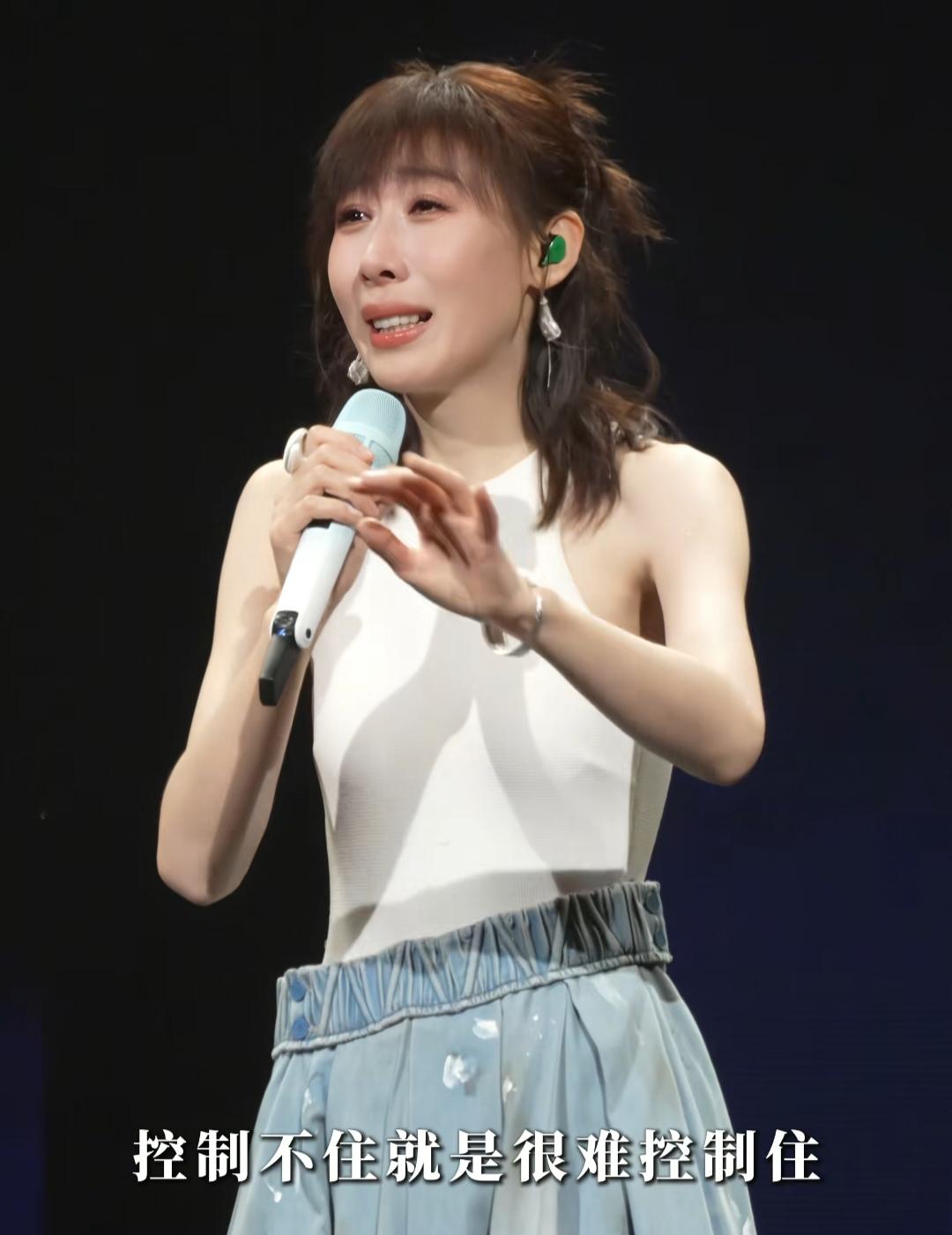 同样开演唱会，谢娜被全网抵制，最后取消。
任素汐没有提前宣传，却获得全网好评。