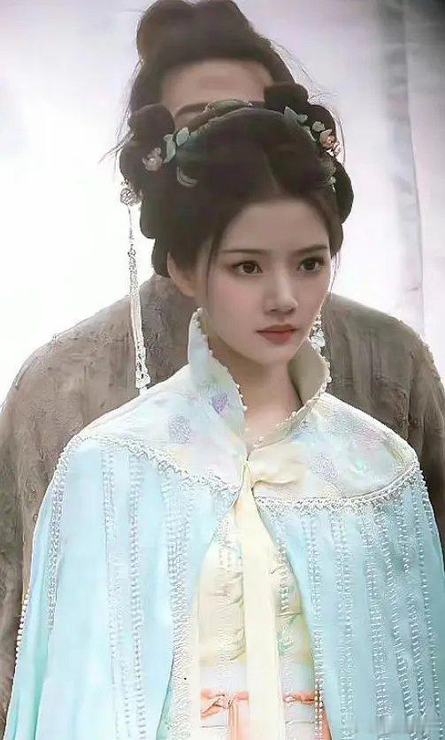 任敏生图不是艳压了卢昱晓?怎么剧里变成这样了 ​​​