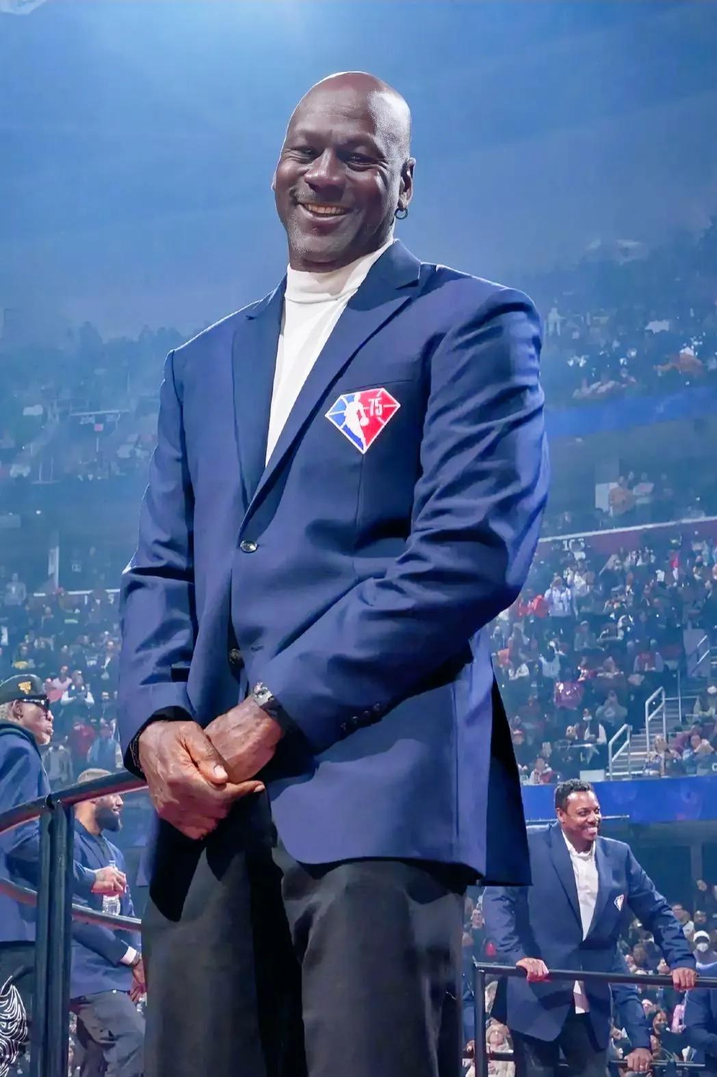 不偏不倚，NBA历史地位排名前十的球员应该是以下这10位！

1、迈克尔-乔丹
