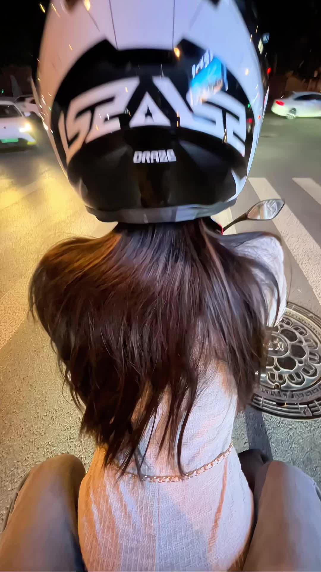 希望所有人都好好的除了那个谁和那个谁还有那个谁谁以及那个谁谁谁机车