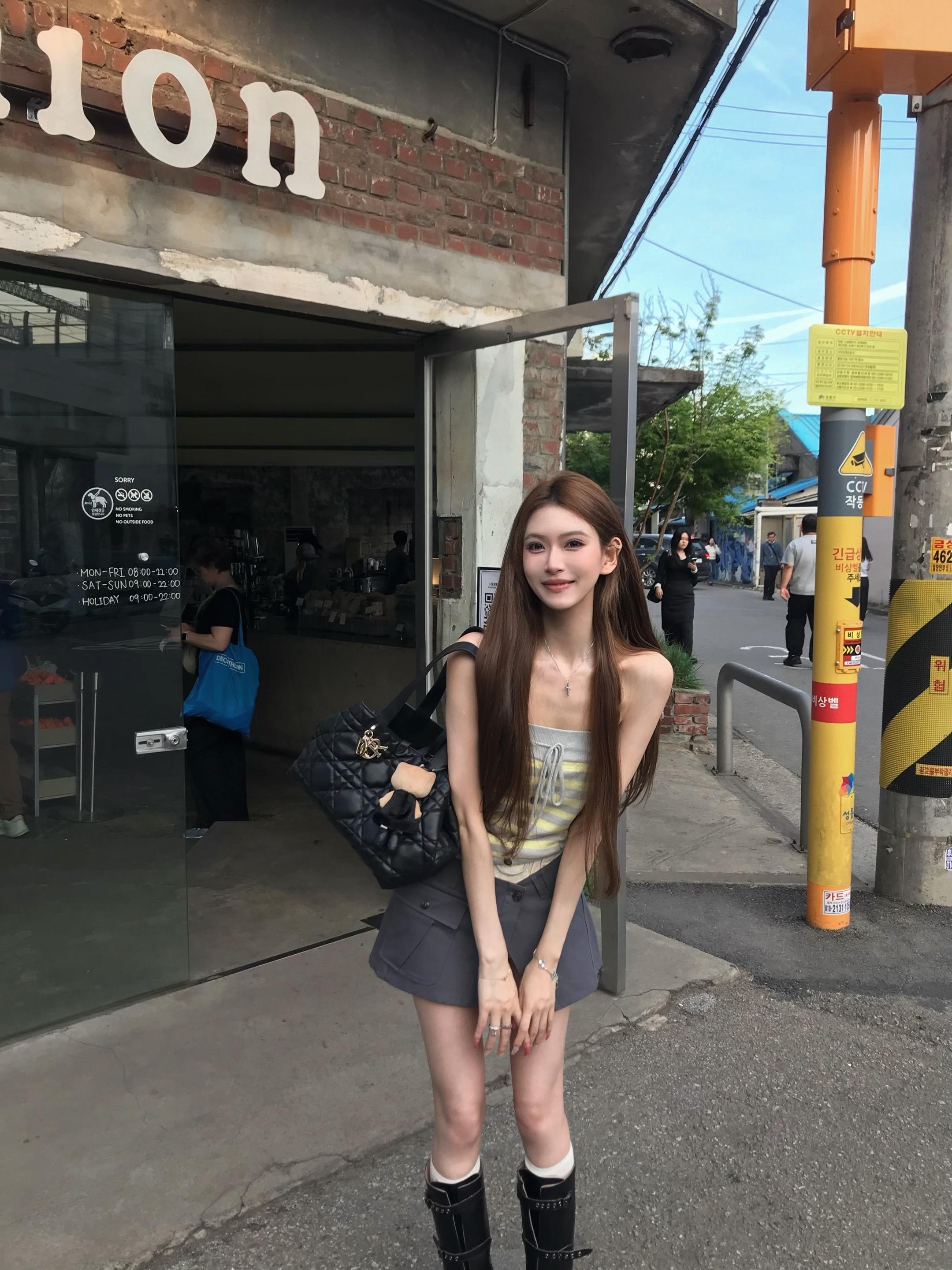 我一直都是小孩性格 我不吃激将法 我需要一个经常夸我的人 那样我会做的特别好