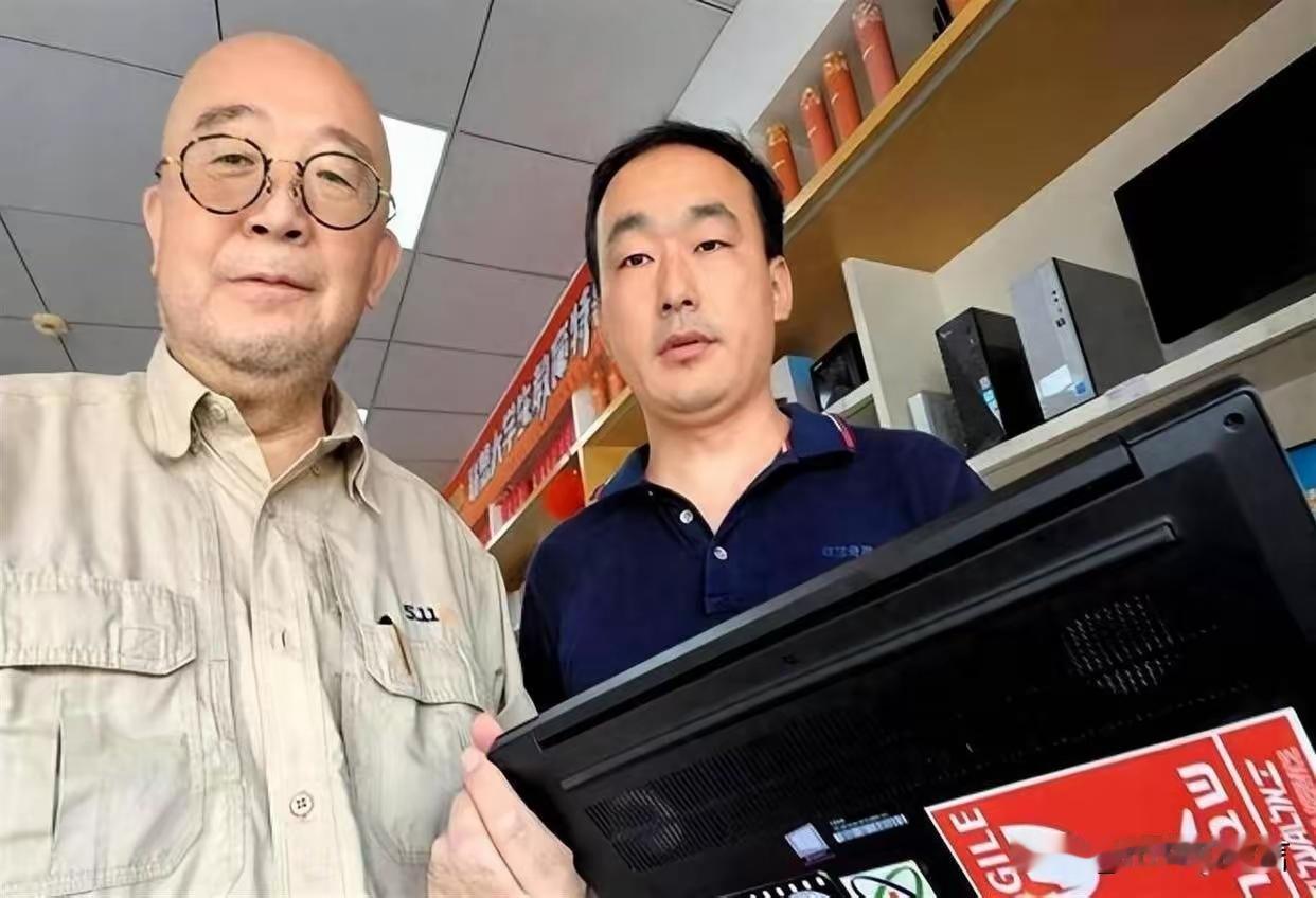王铎：唐师曾的儿子唐亚述，比他爸爸小42岁。