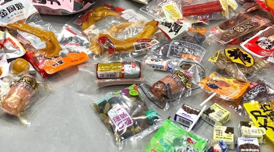 千问提醒免单卡除了奶茶还能买年货 一张卡承包春节采购清单。线上线下通吃，大到粮油