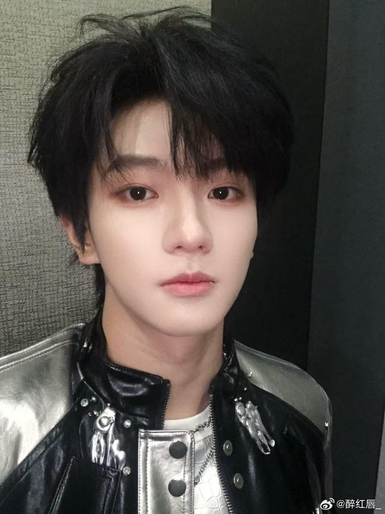 穆祉丞 佐助特效别人耍帅是耍帅，穆祉丞耍帅像在发动忍术，建议直接加入木叶村😊 