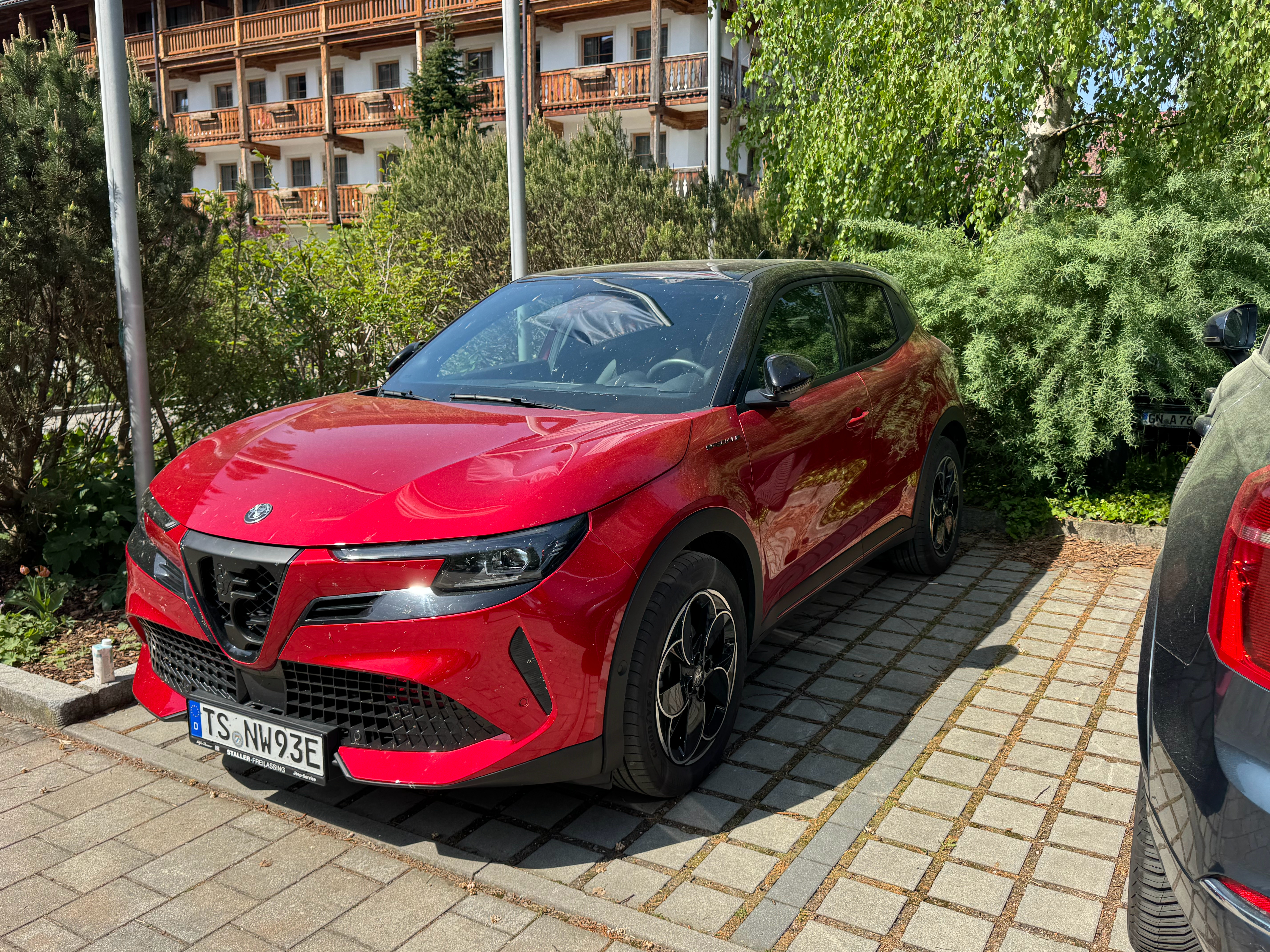 Junior也是见着活的了阿尔法·罗密欧的首款纯电紧凑型SUV，基于Stella
