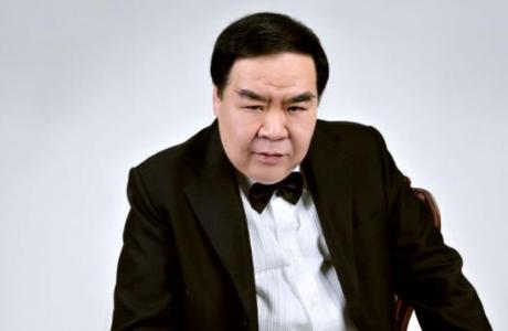 郑则仕破产，公司欠下1700万外债，走投无路之际，他给昔日好友周润发拨去了电话“