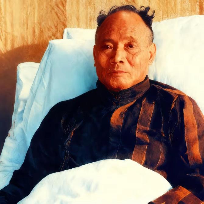 1954年，一份讣告从日本东京飞传台北，蒋介石得知汤恩伯死在了异国他乡的手术台上