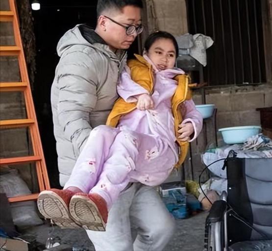 2019年，陕西一男子爱上重庆女网友，为了追求这个女网友，男子不顾一切奔赴重庆表