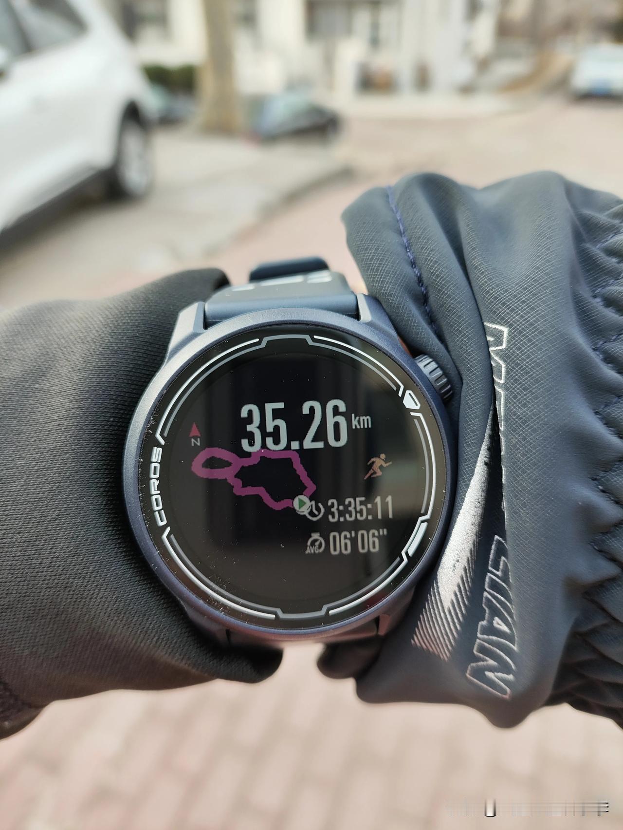 2月3日 -8℃
周末LSD，早安 35.26公里～ﾉ☀🏃
#三十五公里打卡#