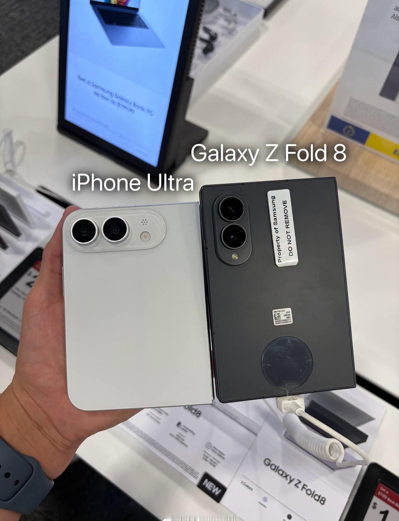 iPhone Ultra和三星Galaxy Z Fold8对比！
看着更加矮胖，