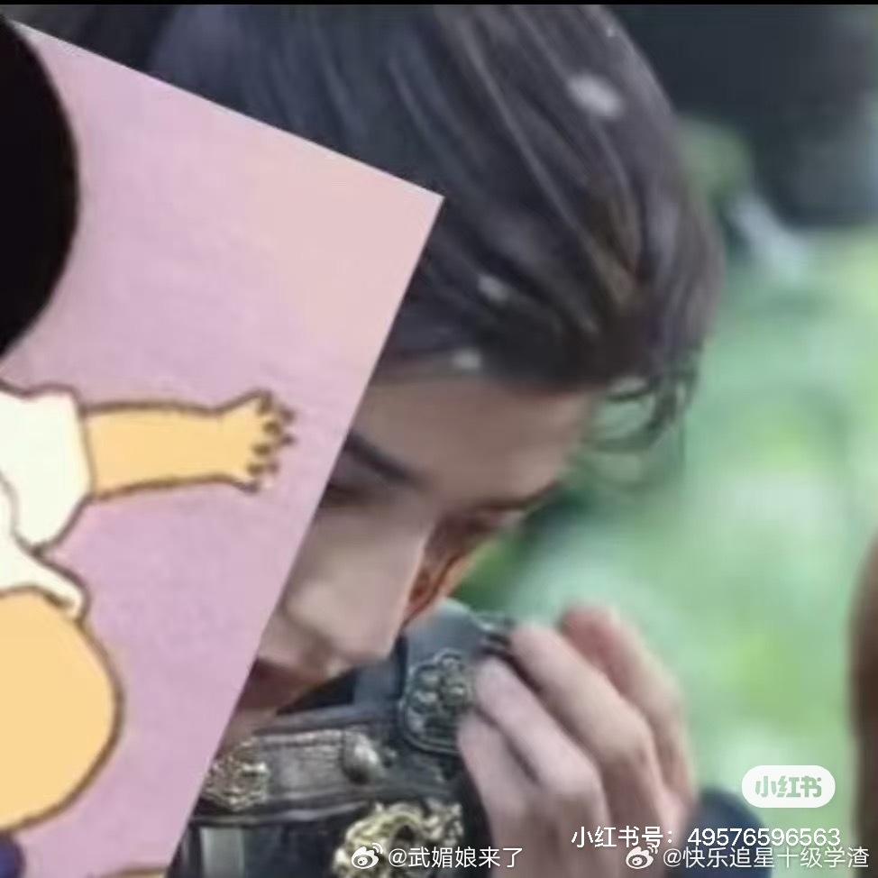 王弘毅的脸被群演不小心划伤了，流好多血，没事吧 王弘毅脸被划伤