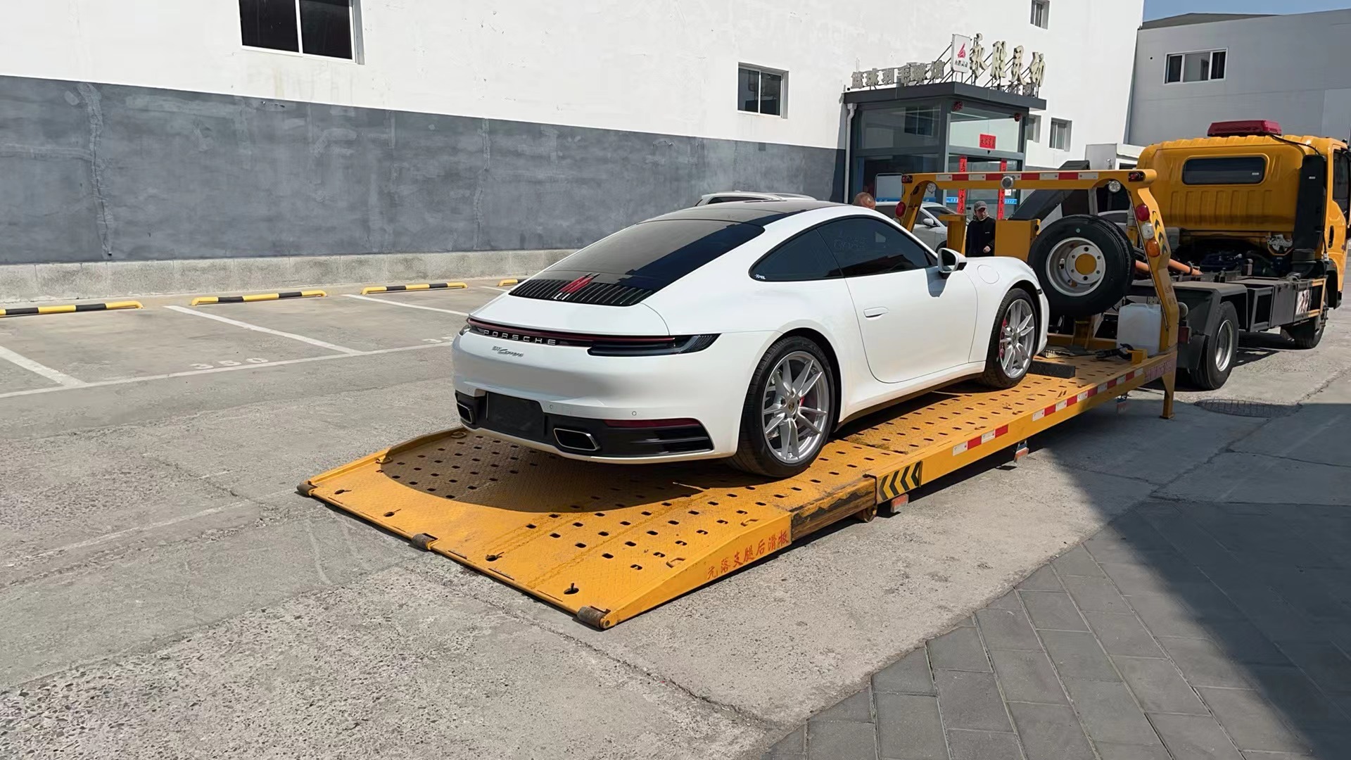 这几天 兄弟们太狠了展厅快空了 保时捷博物馆名头撑不住了