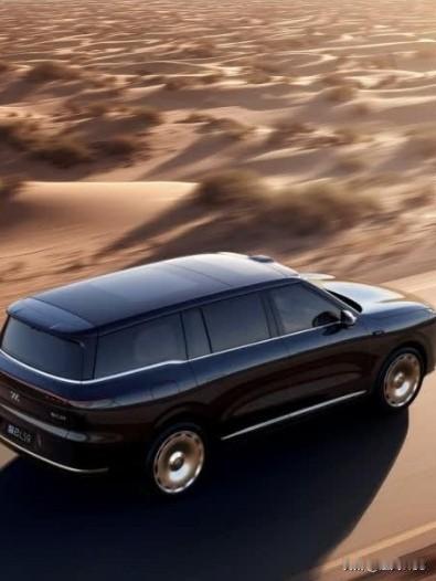 一：上汽集团占股54%
二：张江高科占股18%
三：阿里巴巴集团占股18%有三家