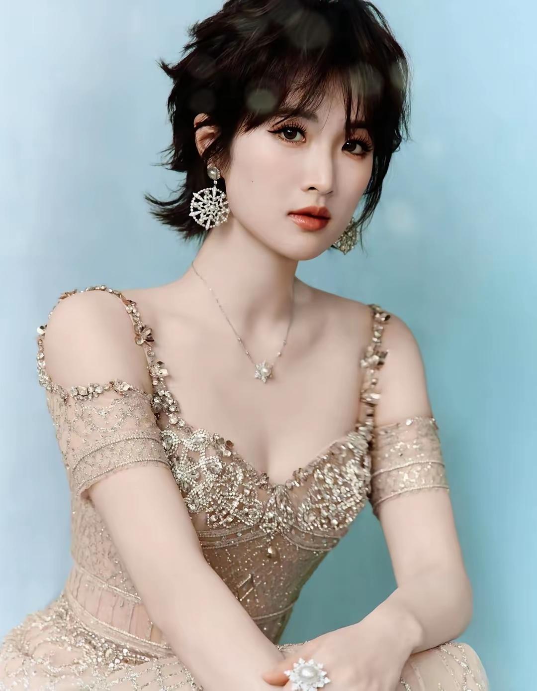 姚安娜真是实打实的白富美，不知道娶她要不要彩礼
她是华为“二公主”，含着金钥匙出