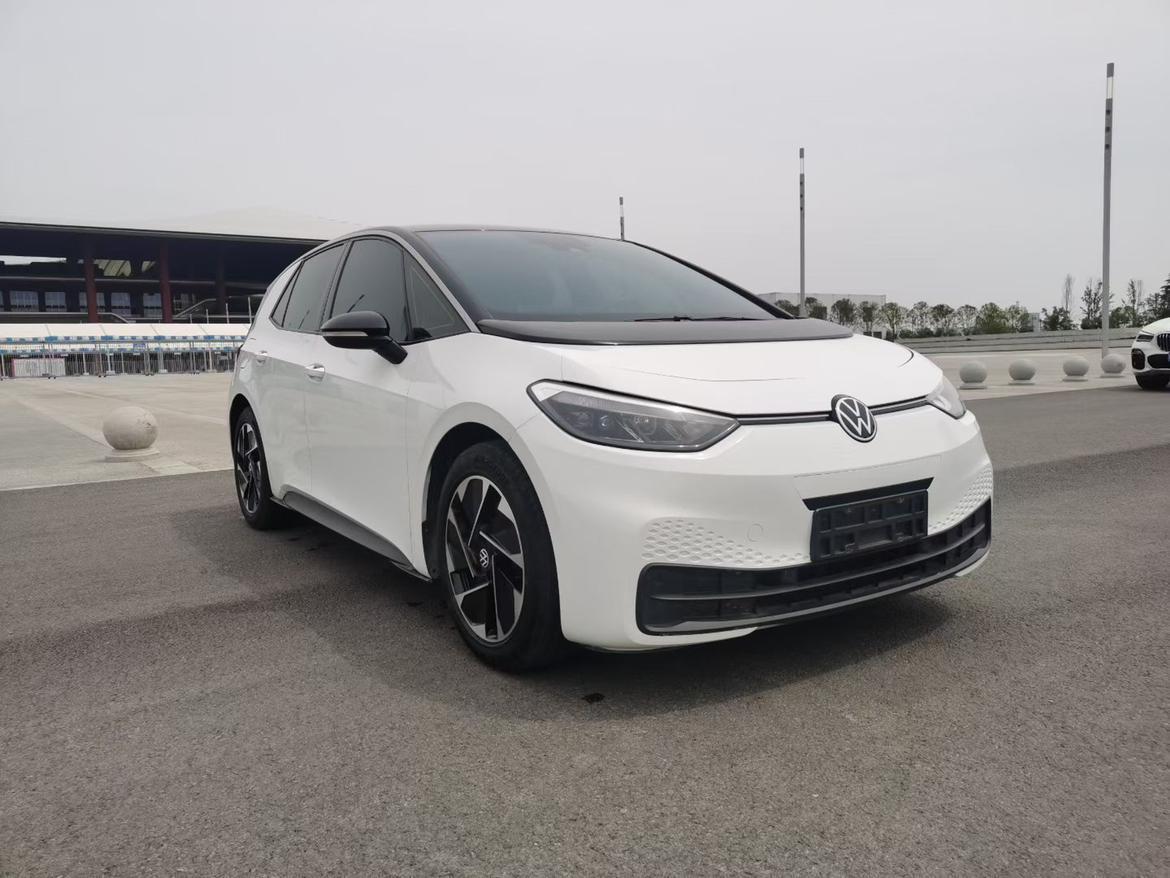 十几万纯电代步车里，ID.3 算是独一份的后置后驱选手，小巧车身搭配五连杆独立悬