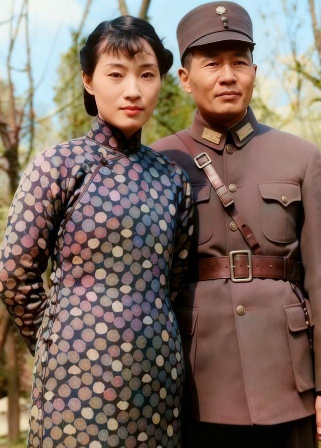 国民党二级上将，四川王刘湘的妻子有多美！在民国时期的四川，刘湘是位手握重兵、称霸