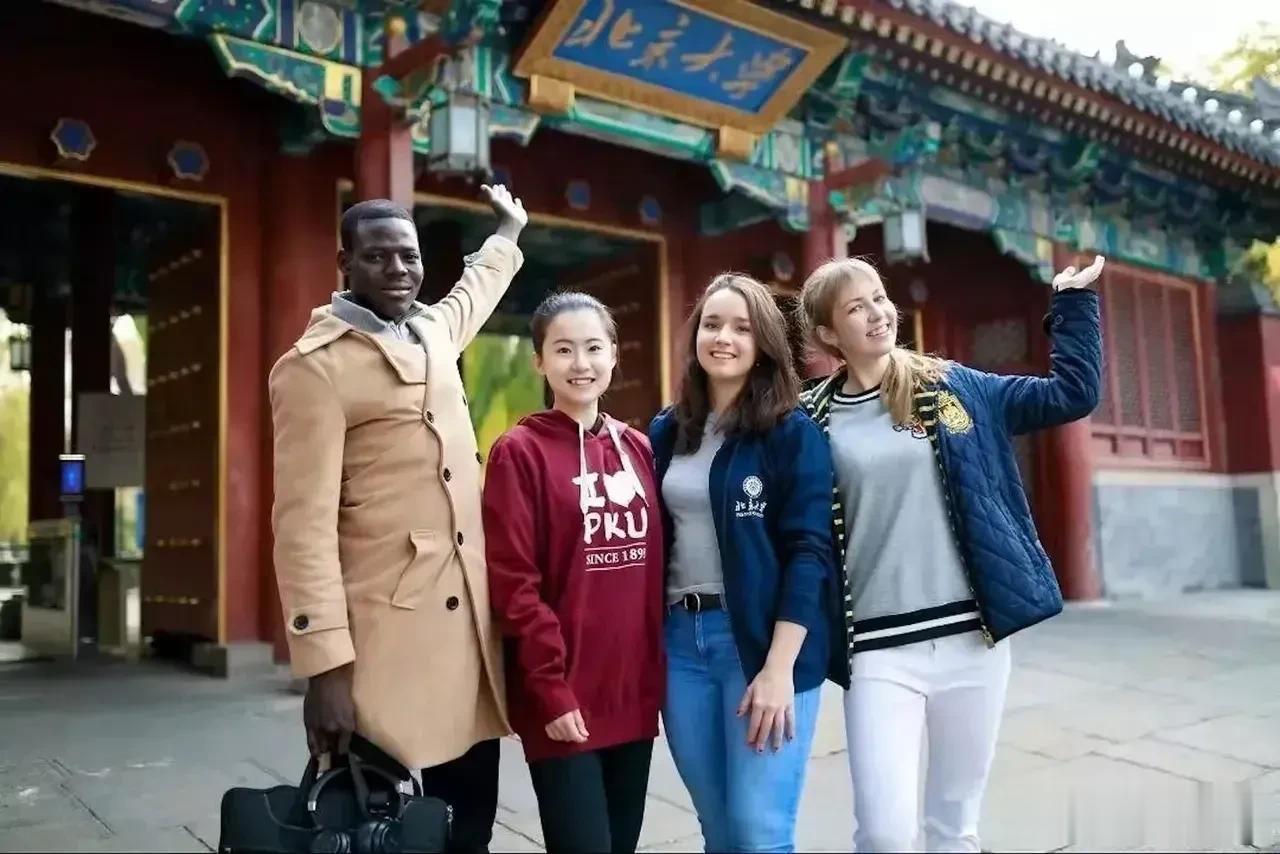 为什么外国留学生来中国深造读书，可以不用交学费，而且还各种补贴，简直比上班族的工