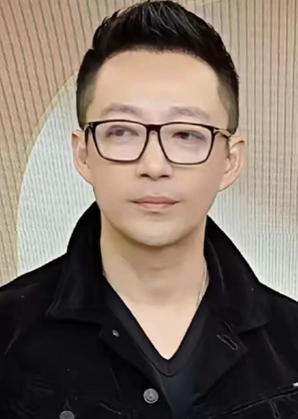 我不评价汪小菲是不是好人，但有一点我敢肯定：他绝对没有那么敞亮。
很多人看了这么