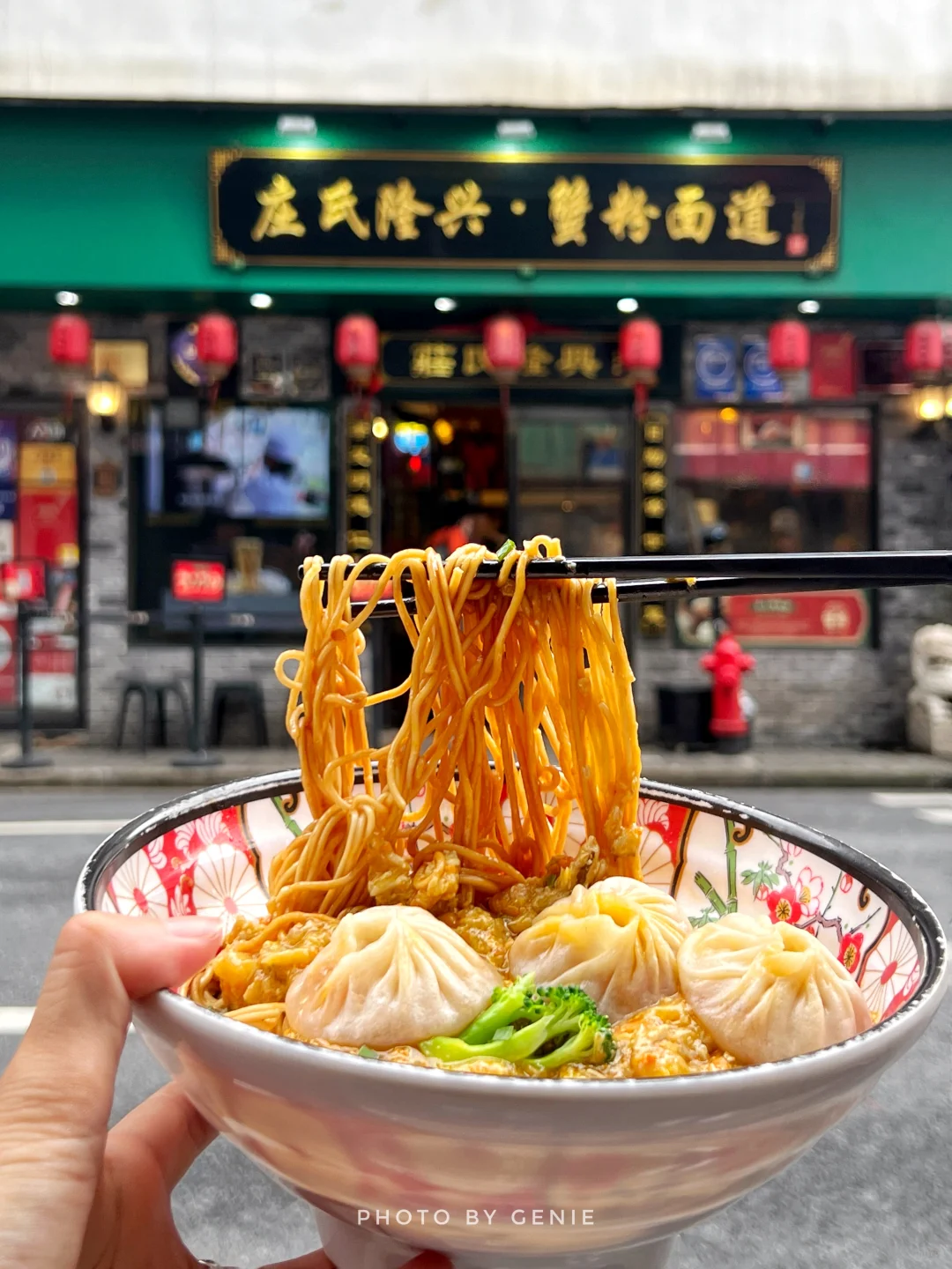 在上海，吃了1次到N次的蟹粉面店
