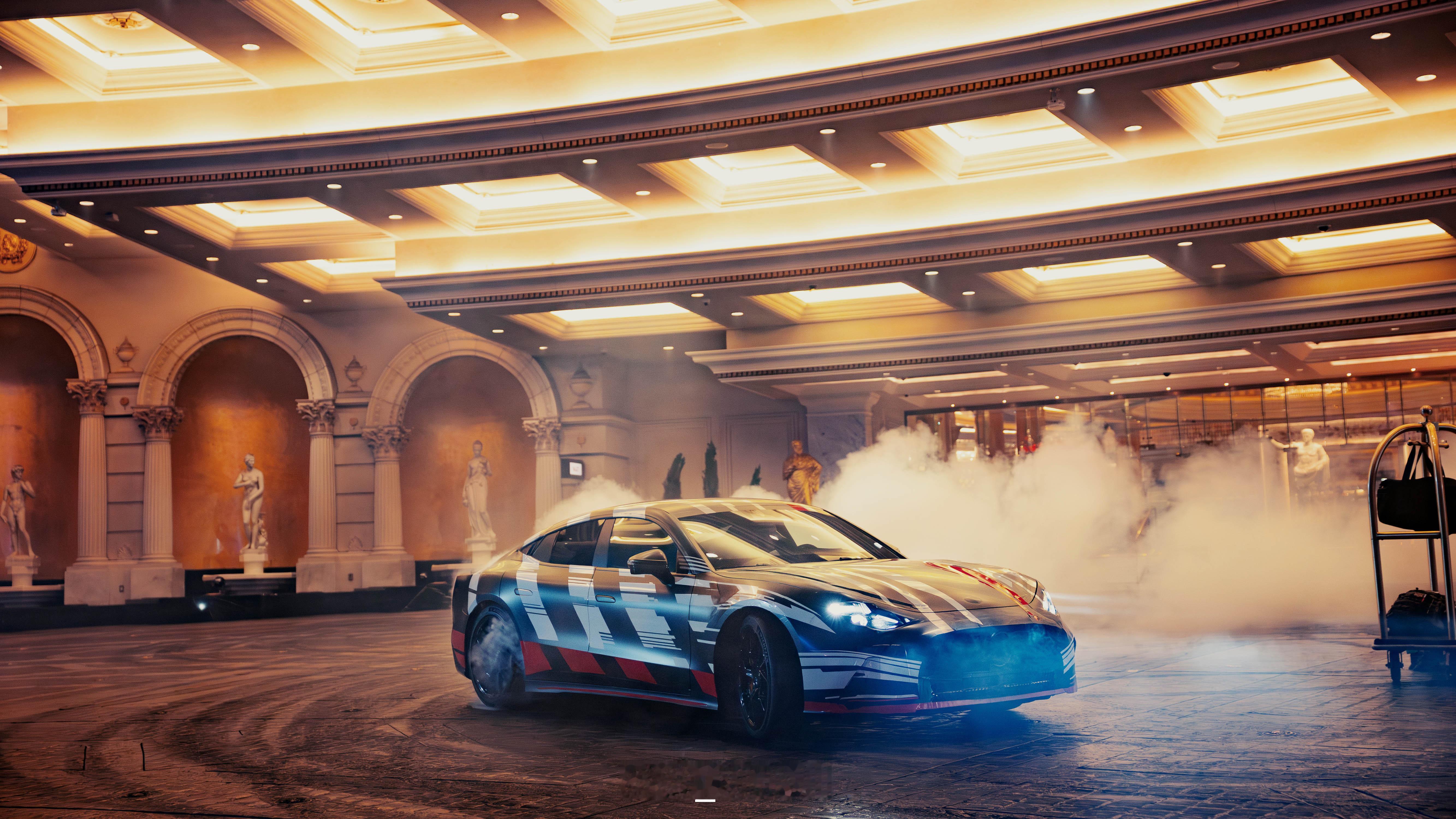 全新奔驰AMG GT四门轿跑 全新奔驰AMG GT四门轿跑伪装原型车照 & 新车