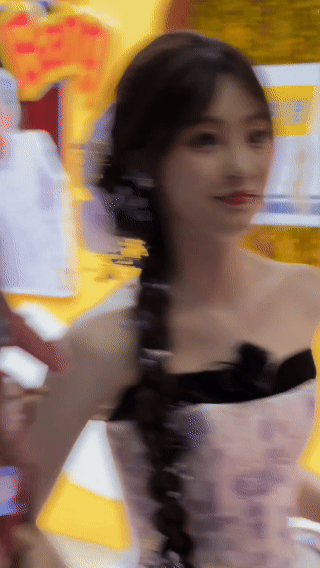 祝绪丹被周芷若顶号了周芷若重回峨眉派祝绪丹再扮周芷若，直接梦回经典！又美又飒的峨