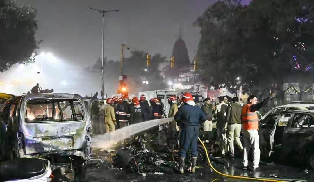 印巴连续爆炸，怀疑有幕后黑手推动印巴新战争
看看印度和巴基斯坦，连续出现爆炸案。