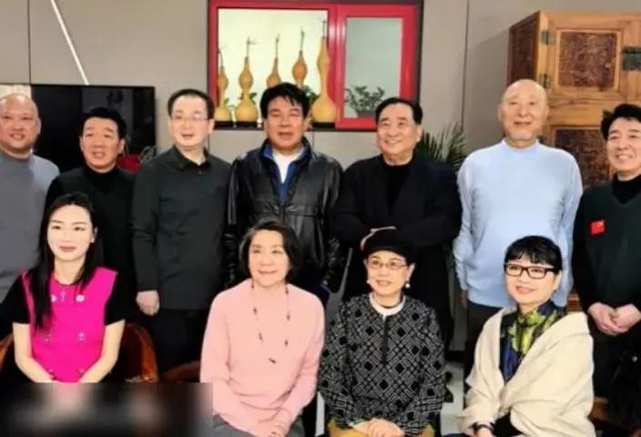 陈佩斯、朱时茂、姜昆，现在都是七十几岁的老人了，他们曾经给我们带来多少欢乐、多少