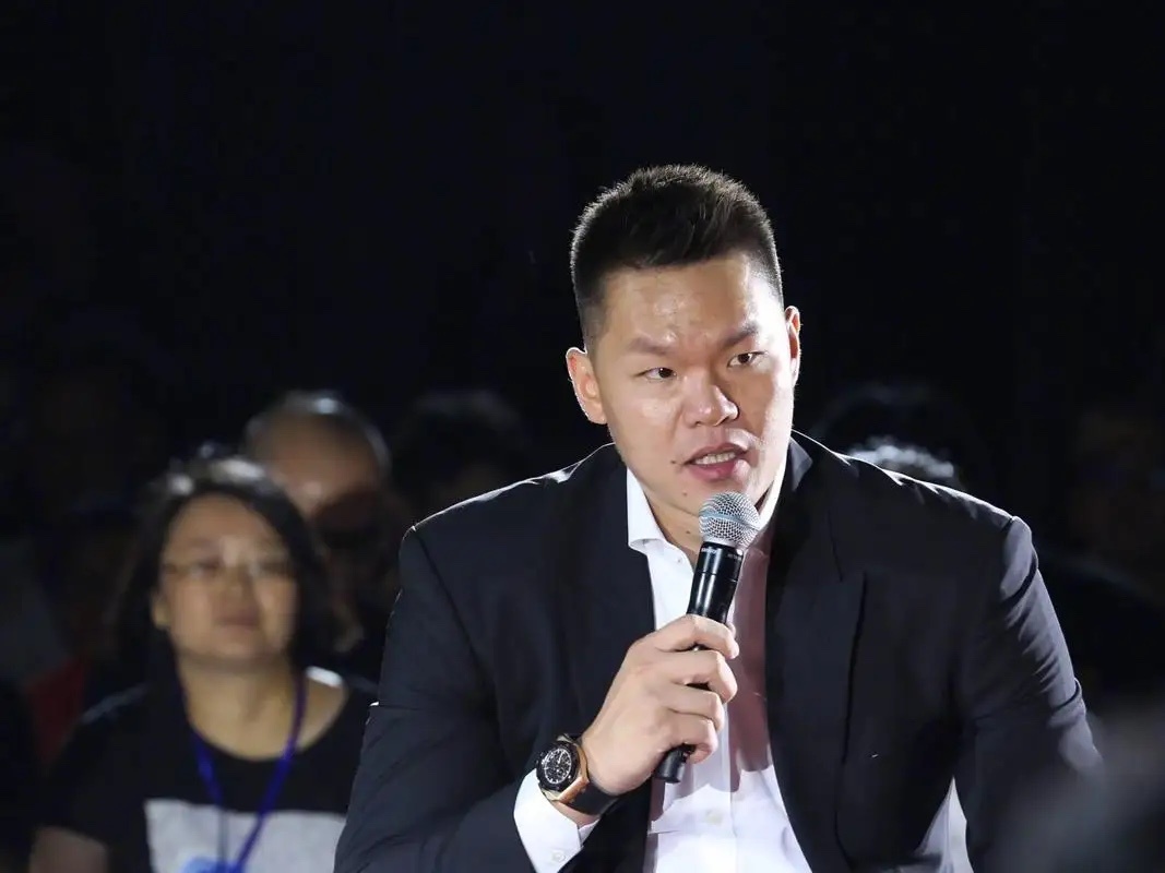 朱芳雨两手准备！昨天晚上，浙江广厦男篮大比分输给深圳男篮！对于这场比赛的过程与结