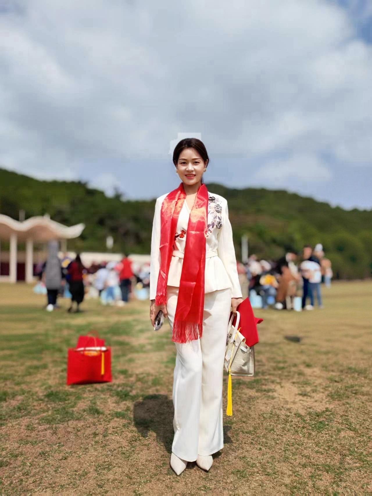 春天是一首诗，是一幅迷人的画，更是一首永远唱不完的歌。在这个万物欣欣向荣的季节，