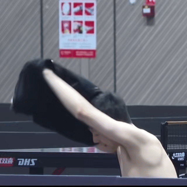 同样是shirtless相隔10年给人的感觉怎么会如此截然相反😭 