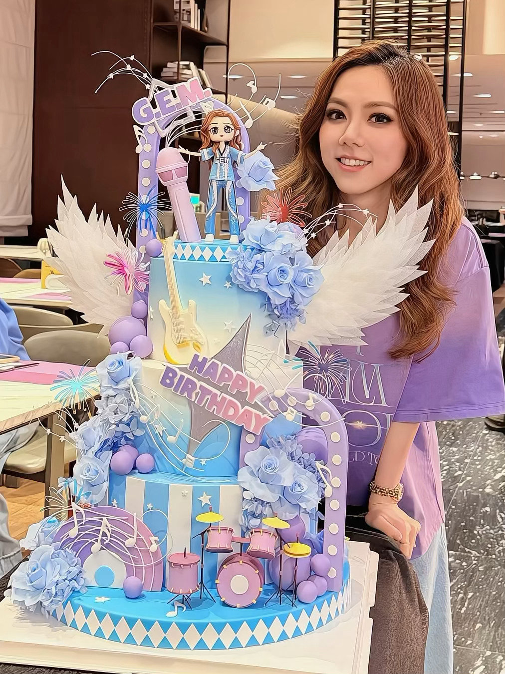 七夕快乐，也祝 七夕生日快乐！💗“多远都要在一起。”愿爱有回应，浪漫有回响；在