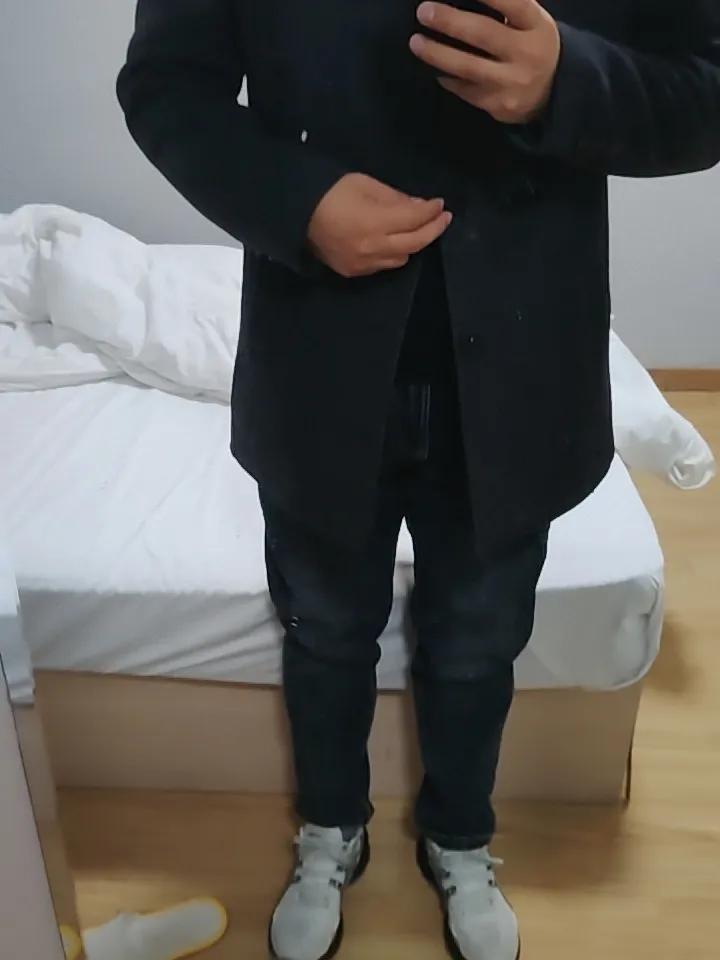 今天温度可以，呢大衣，牛仔裤，运动鞋，去拜访客户！合适吗？