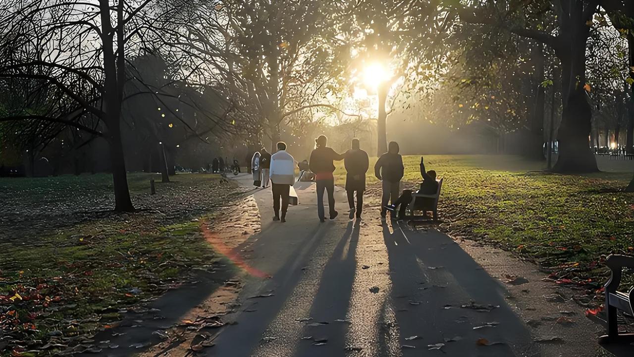 英国气象部门数据显示，截至17日，该国2025年累计日照时长已达1622小时，提