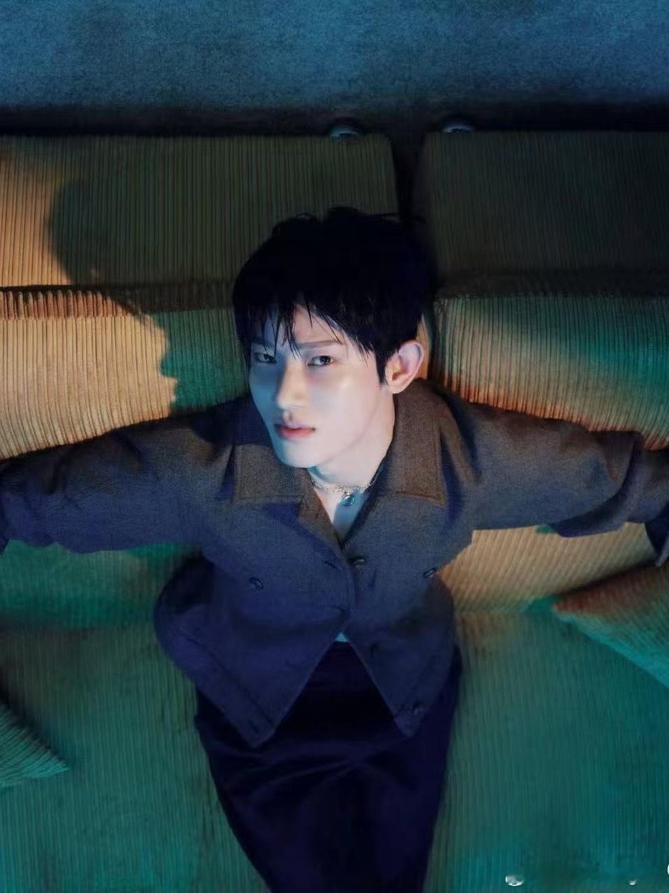 朴时宇 这个也是朴时宇吗？有没有真爱粉帮认一下 ​​​
