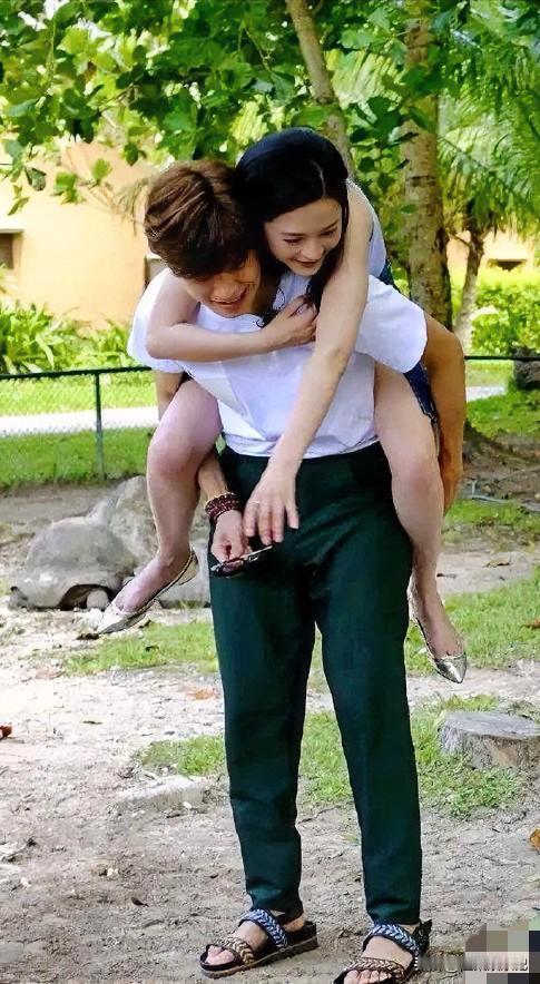 明星的逢场作戏！