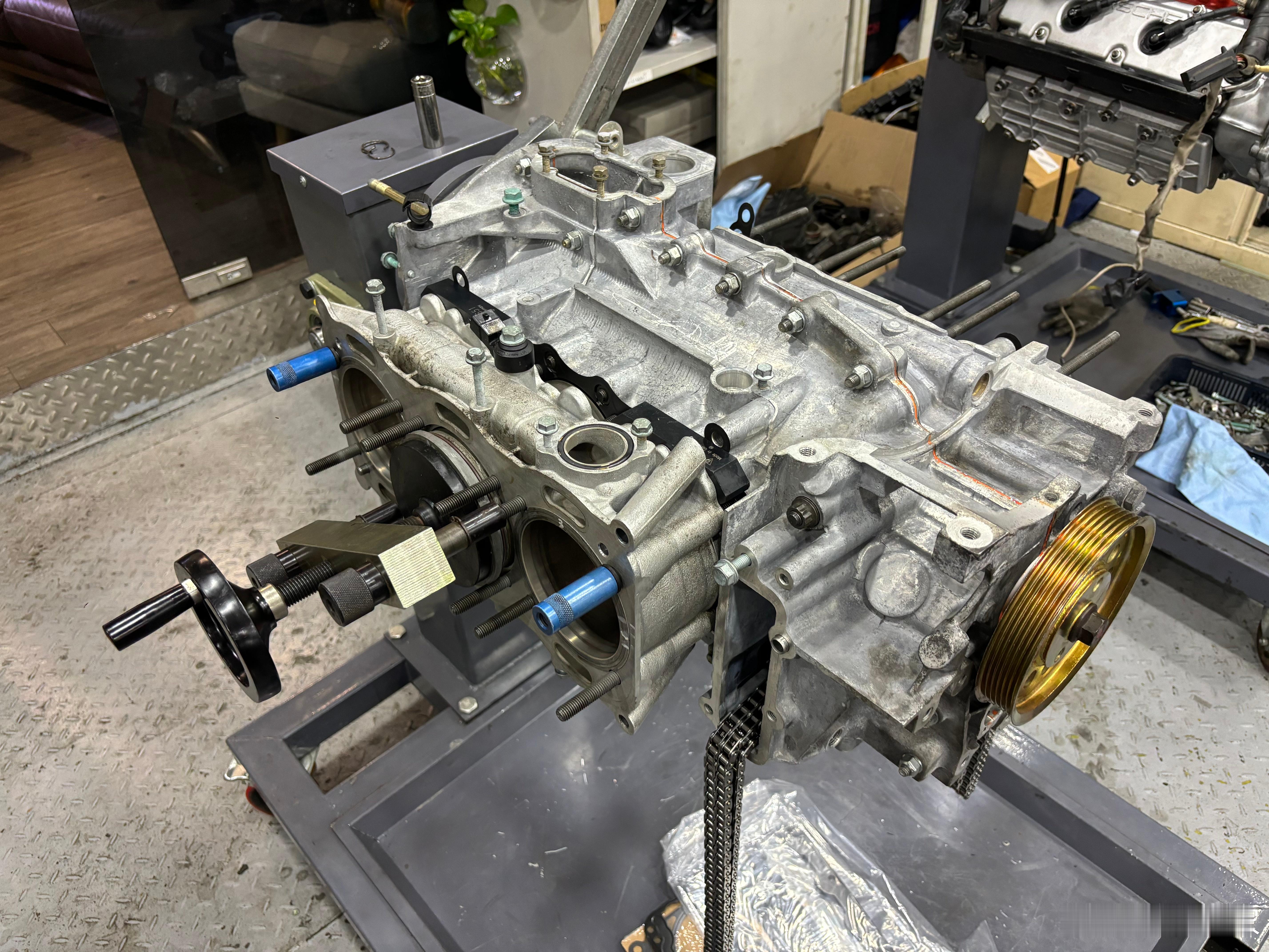 保时捷 Mezger 引擎，我常常说，人生之中必须要拥有一部。这部 996 tu