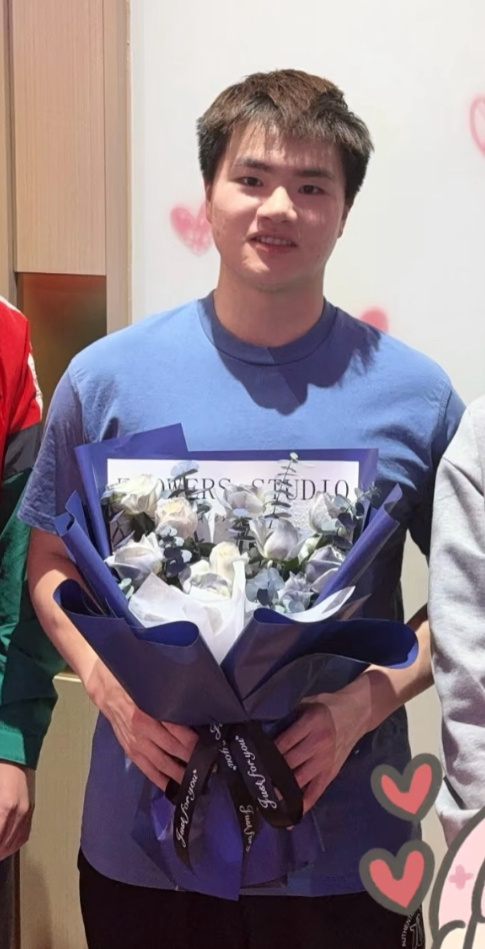 捡到一只乖巧生日宝宝 