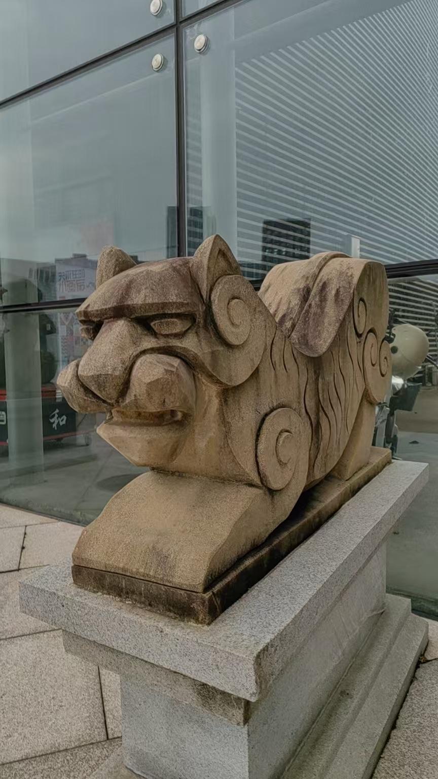《从他律到自律》
他律抑制人性的恶，自律弘扬人性的善。
他律抑制人性的恶，机场的