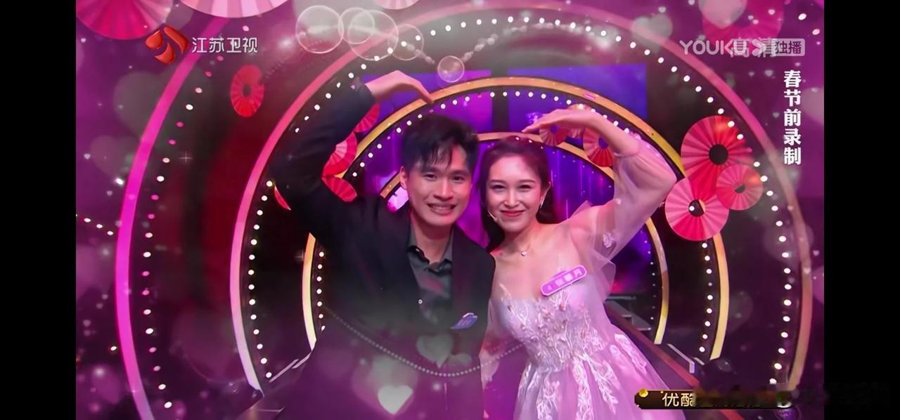 《新相亲大会》:女嘉宾一眼相中富二代小伙，丈母娘却极力反对，惹恼孟非。
近期，《