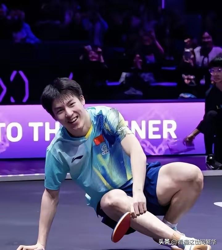 看完温瑞博4：2战胜张本智和的比赛，
从技术上来看温瑞博的正手非常强大，
可以说