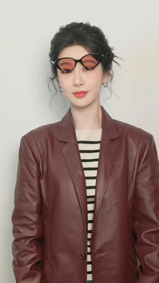 杨紫cha复仇摇 杨紫终于挑战复仇摇啦！这也太萌了吧～ 