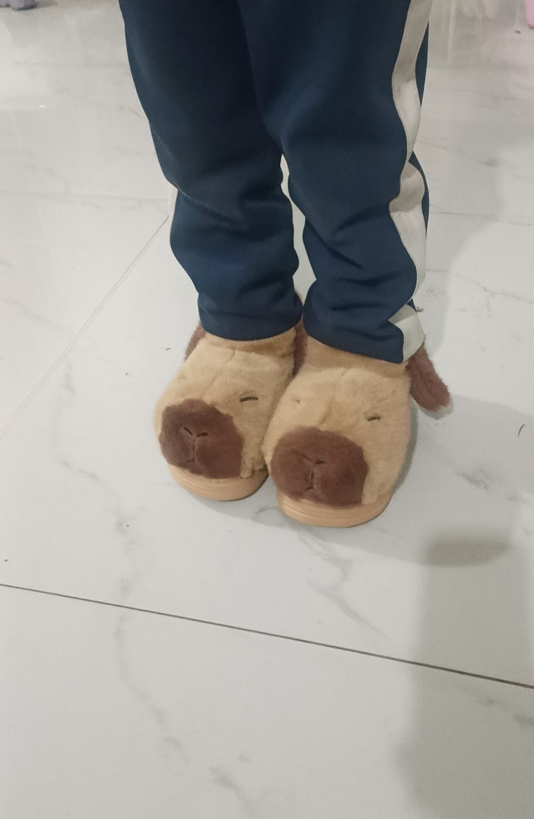 挣钱的意义就是孩子喜欢的说买就买，
一代人有一代人的喜欢，
这双鞋子不买怕成为孩