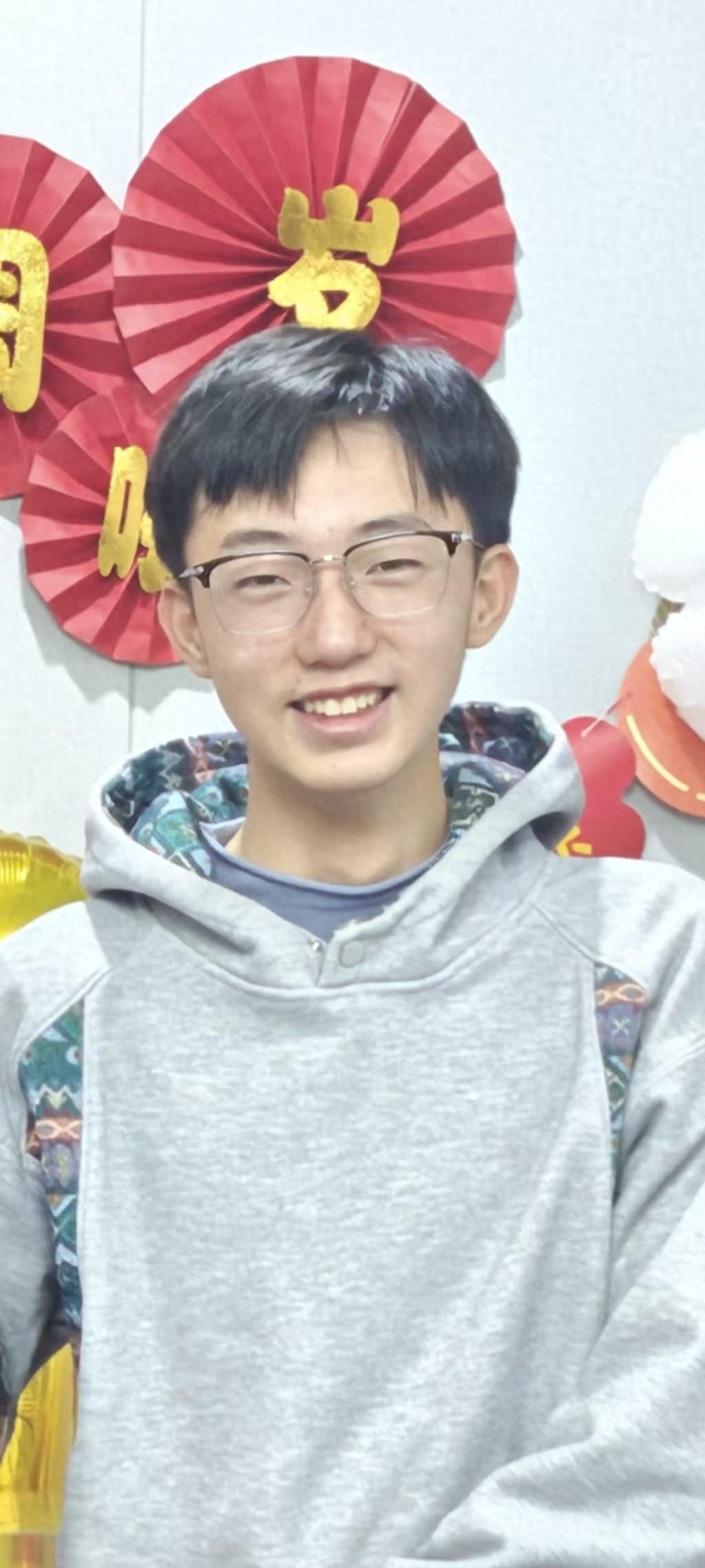 各位网友们大家晚上好！
我从网络上了解到宁夏回族自治区 吴忠市 利通区有一名15
