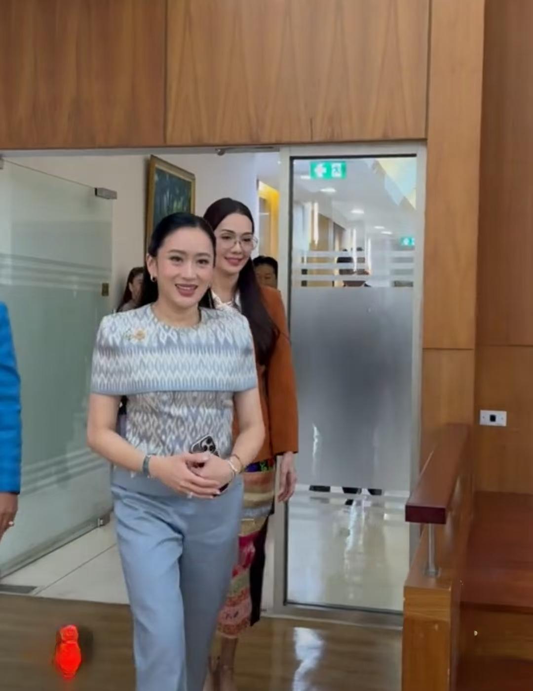 好久不见！佩通坦终于现身参加泰国文化委员会会议，她在连续3次缺席泰国内阁会议后，