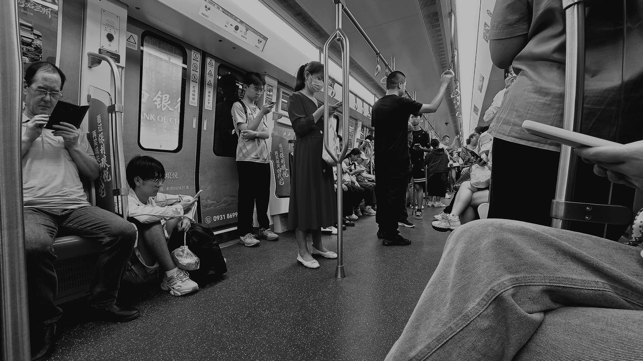 地下轨道，记录兰州人间晨昏。