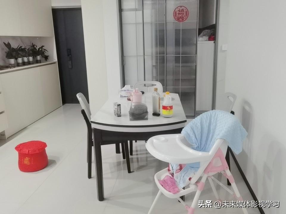 公公和儿媳之间，到底该不该有"边界感"？这条规矩，90%的家庭都没守住。

一个