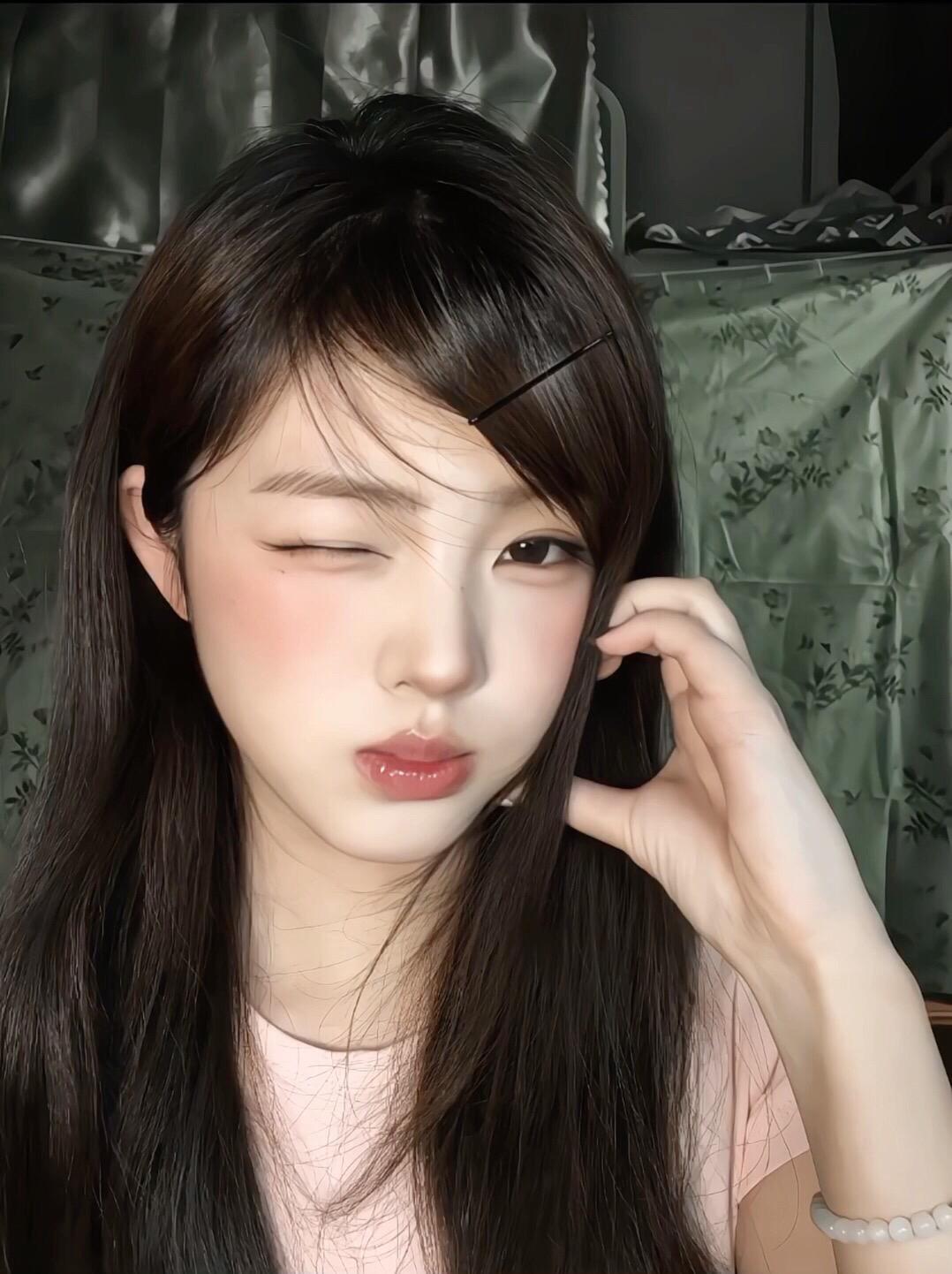 镜中的自己偶尔红妆
