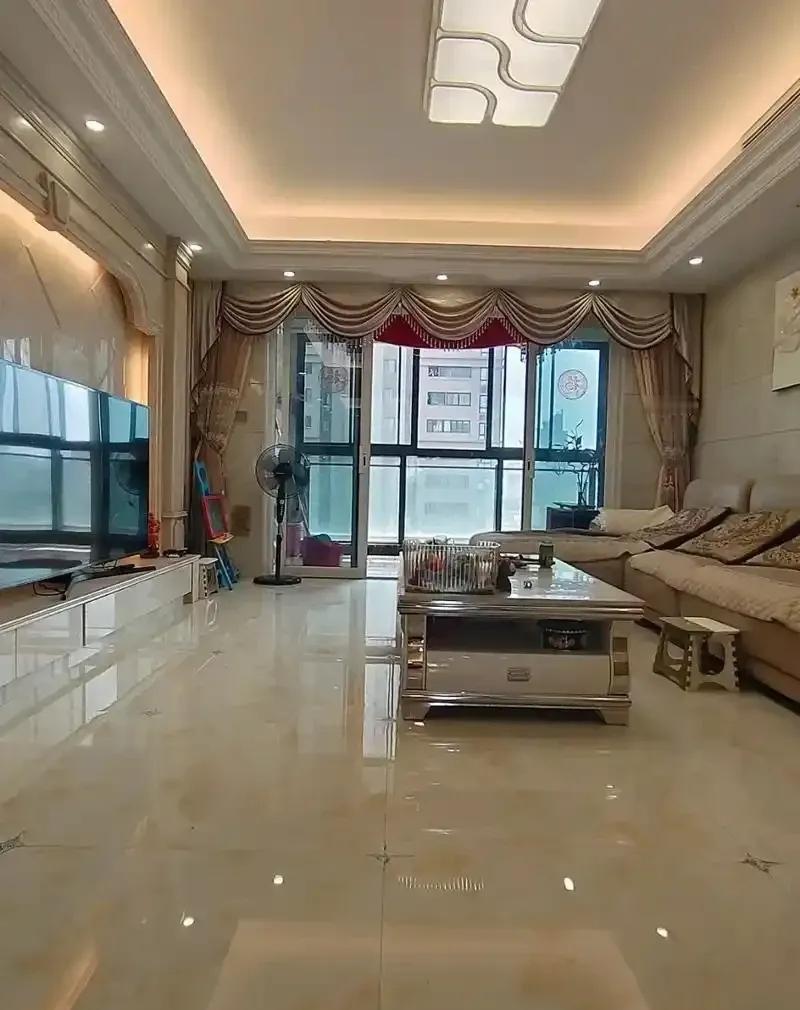 嫂子和大哥因为买房子，引起一场风波，半年了还没过去，七年前大哥大嫂买了一个房子，