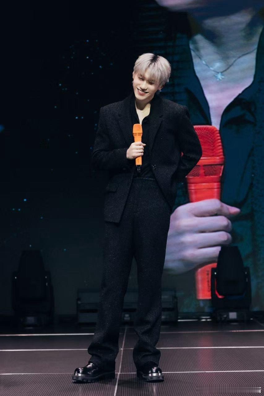 ❖─  悦凯娱乐 ✘   邱宇辰  ─❖ ❤️🔥热烈回响 ❥点亮今夜舞台🪩 